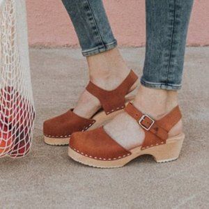 Lotta from Stockholm Low Wood Brown Clogs in Oiled Nubuck